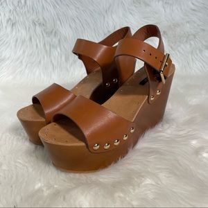 caramel platform sandals